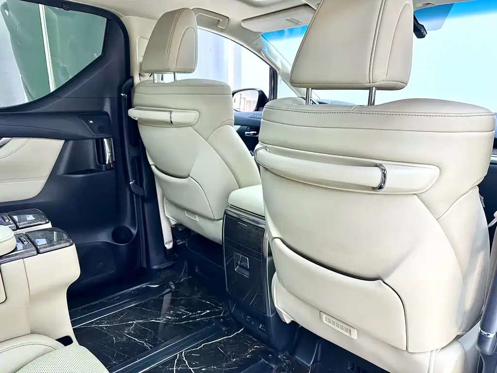 Toyota Vellfire 2022 — фото 12