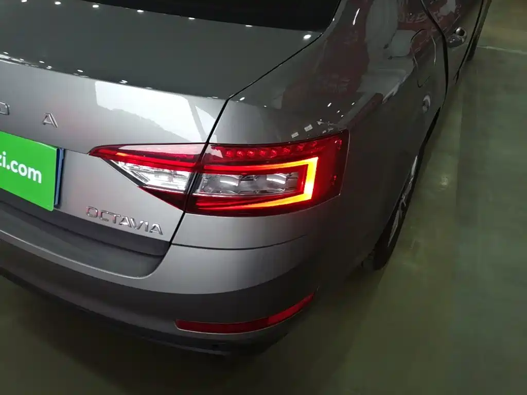 Skoda Octavia 2020 — фото 8
