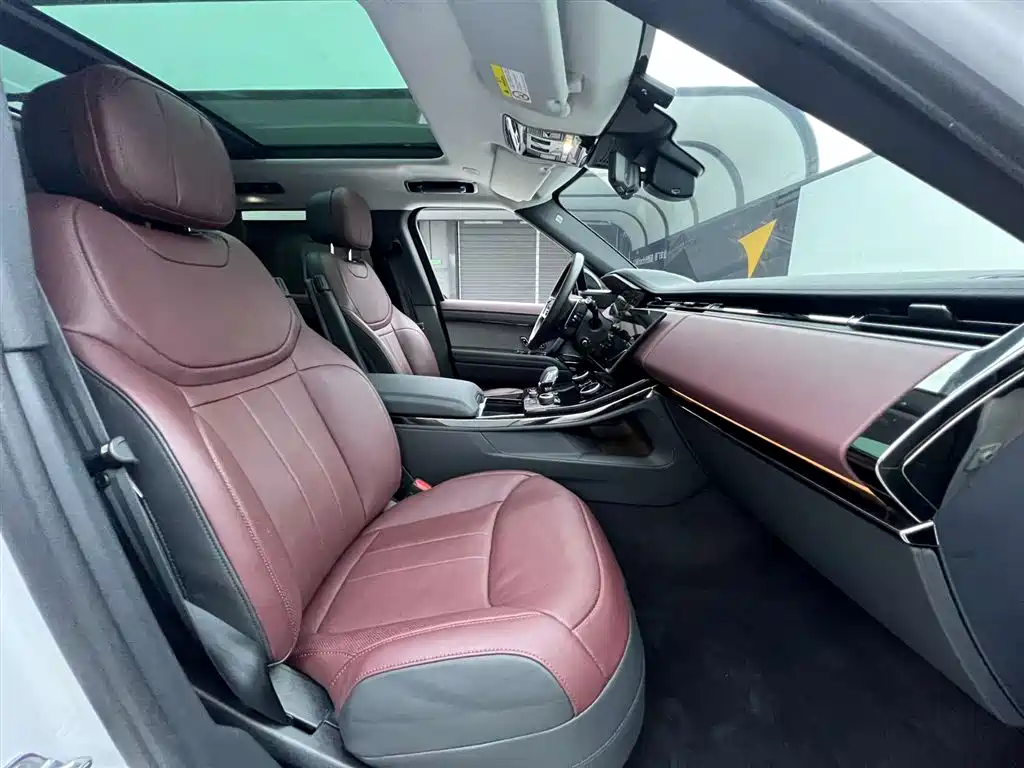 Land Rover Sport 2023 — фото 17