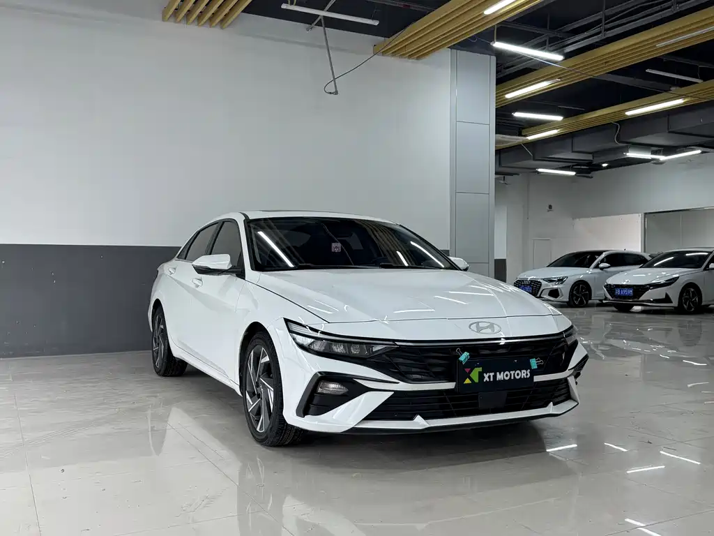 Hyundai Elantra 2023