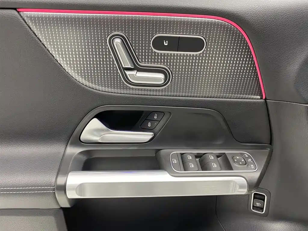 Mercedes-Benz GLB 2023 — фото 25