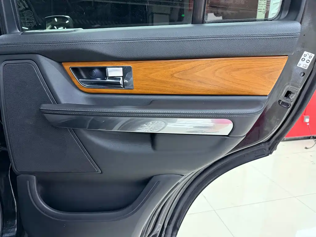 Land Rover Sport 2013 — фото 16