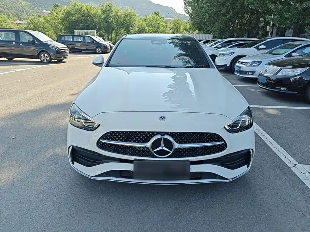 Mercedes-Benz C-Class 2024