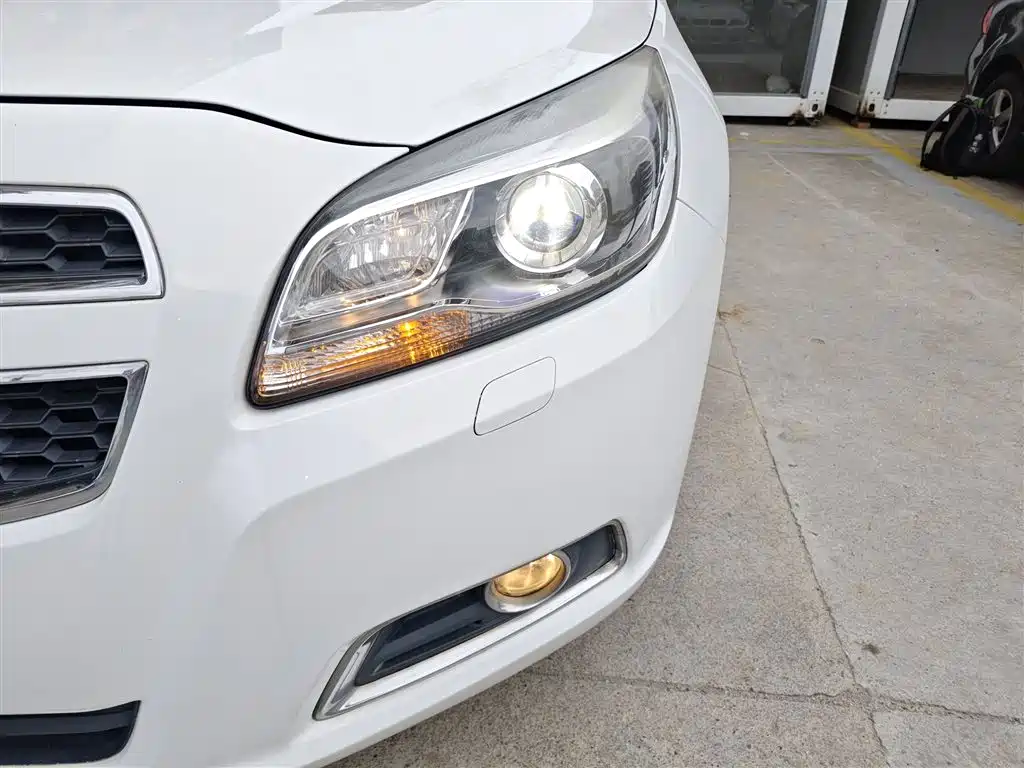 Chevrolet Malibu 2015 — фото 18
