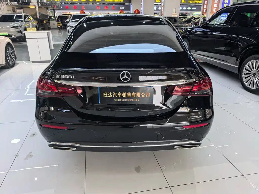 Mercedes-Benz E-Class 2023 — фото 18