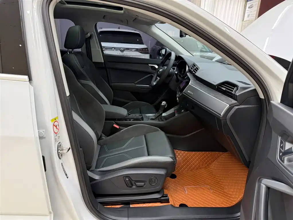 Audi Q3 Sportback 2023 — фото 21