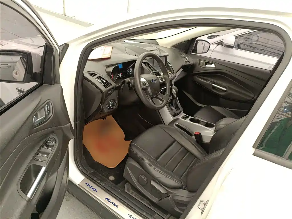 Ford Kuga 2015 — фото 16