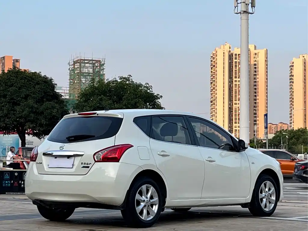Nissan Tiida 2015 — фото 7