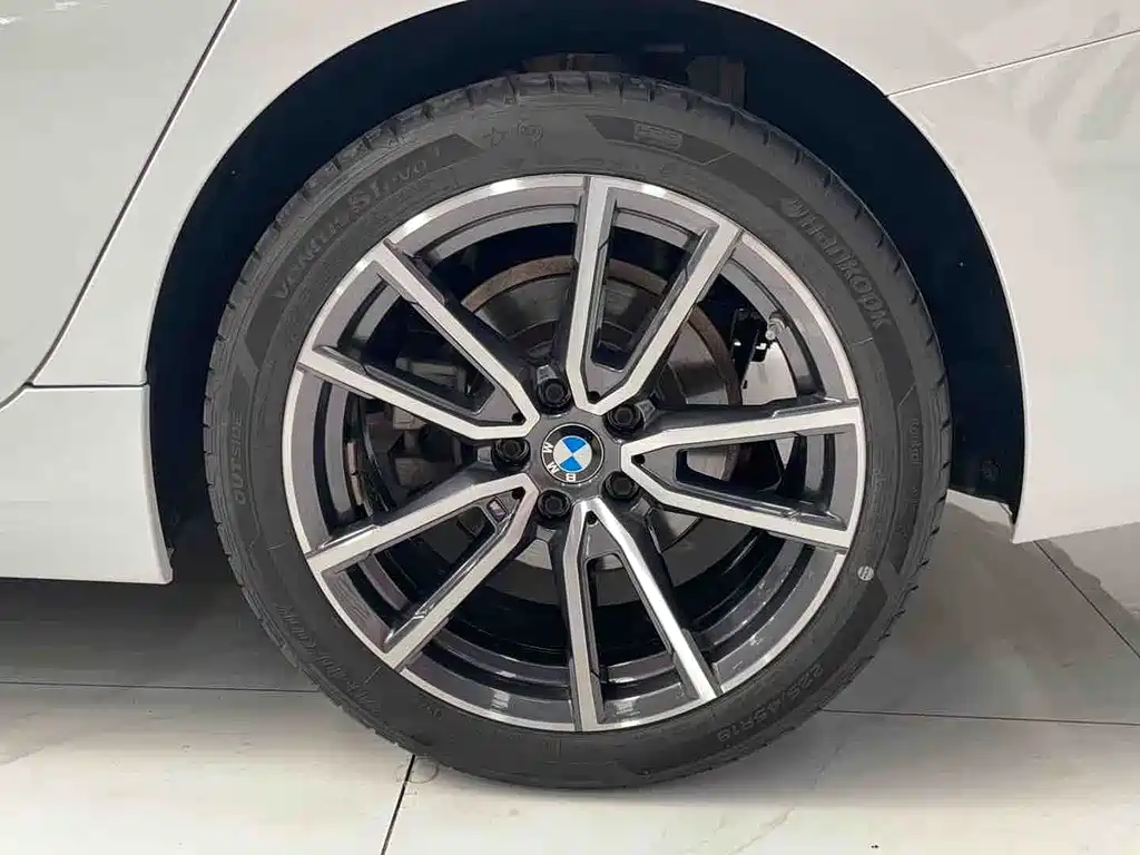 BMW 3 Series 2023 — фото 16