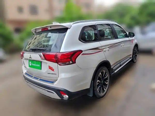 Mitsubishi Outlander 2020