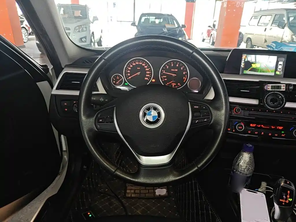 BMW 3 Series 2015 — фото 11