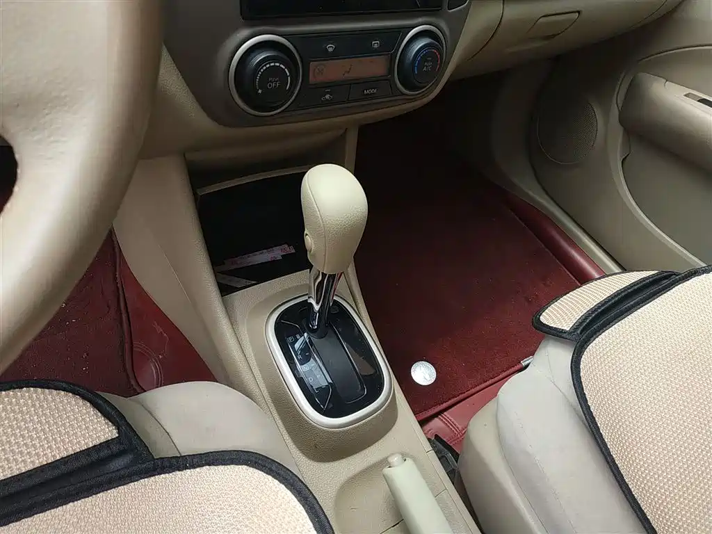 Nissan Sylphy 2018 — фото 10