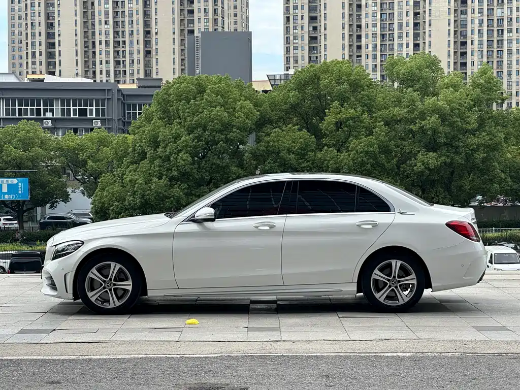 Mercedes-Benz C-Class 2020