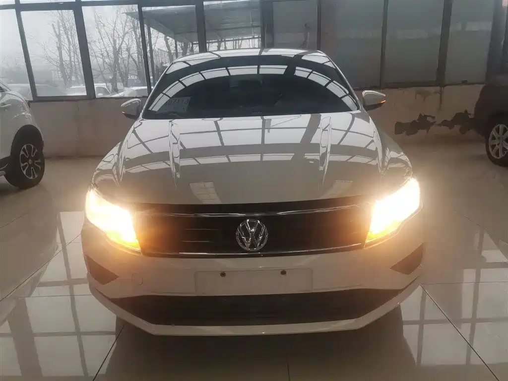 Volkswagen Jetta 2018 — фото 3