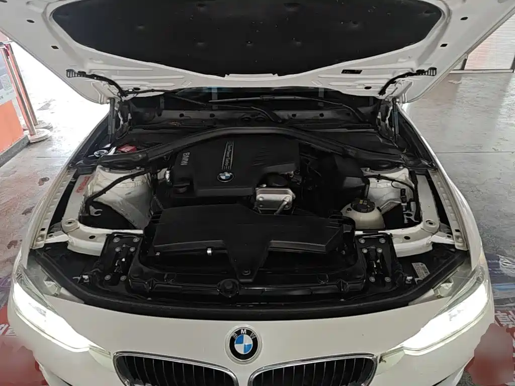 BMW 3 Series 2015 — фото 20