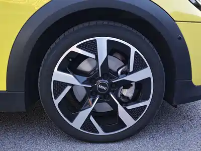 MINI MINI 2025