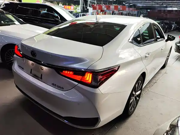 Lexus ES 2018