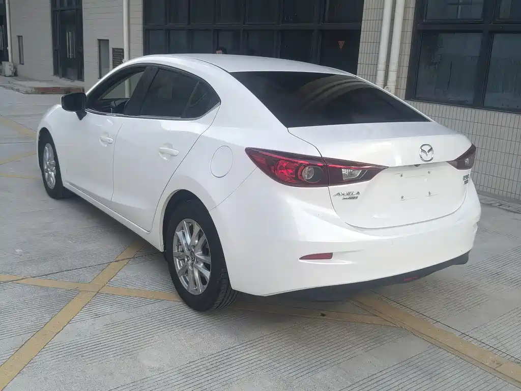 Mazda 3 Axela 2015 — фото 6