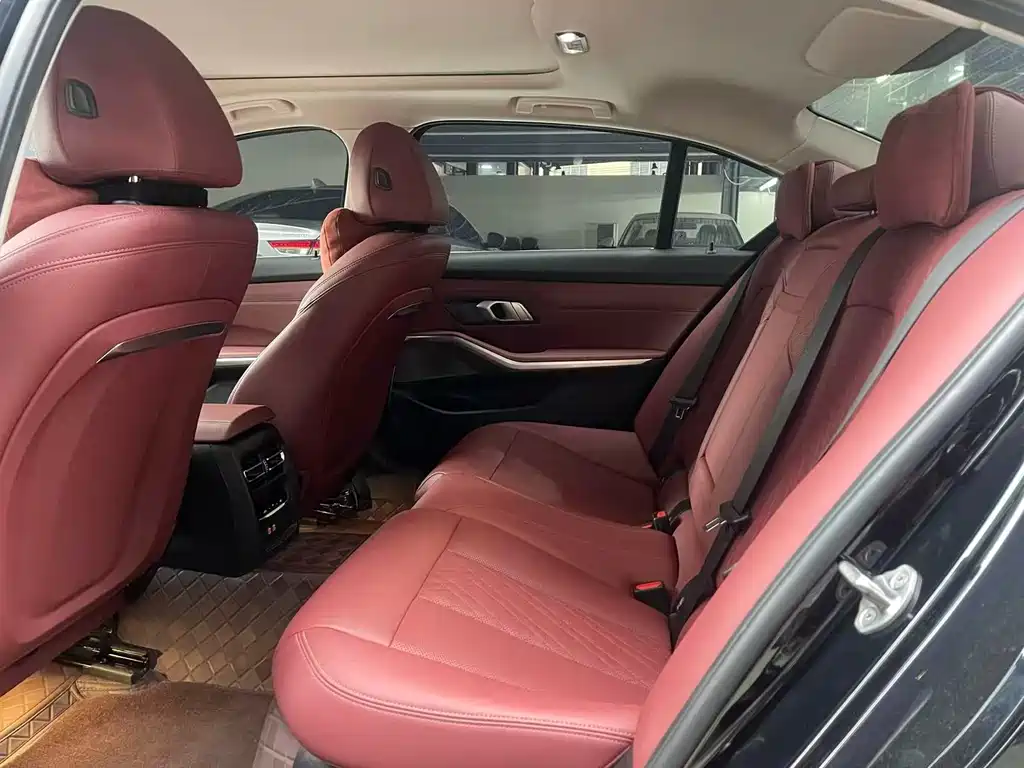 BMW 3 Series 2024