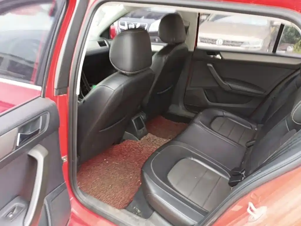 Skoda Rapid Spaceback 2016 — фото 17