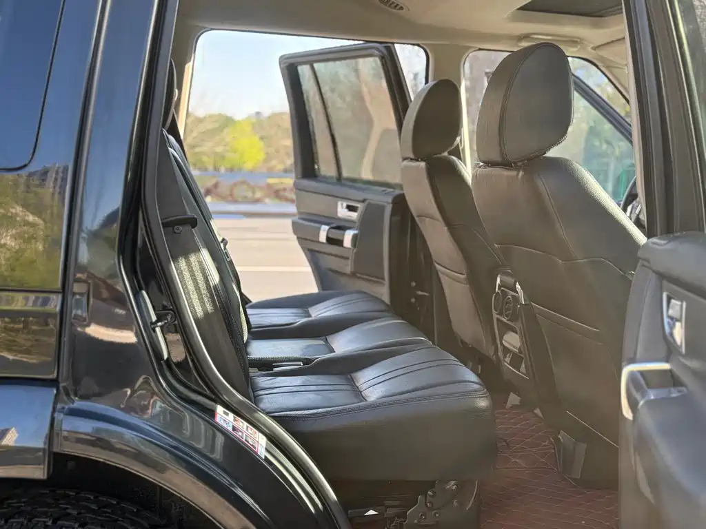 Land Rover Discovery 2015 — фото 17