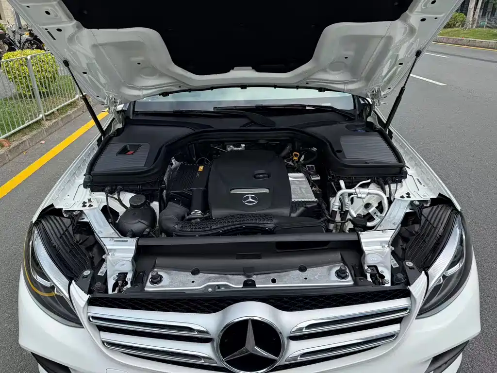 Mercedes-Benz GLC 2018 — фото 16