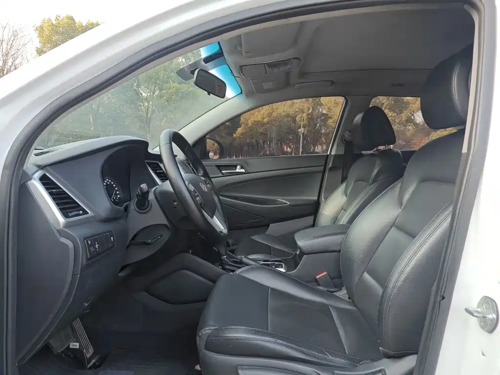 Hyundai Tucson 2016 — фото 12