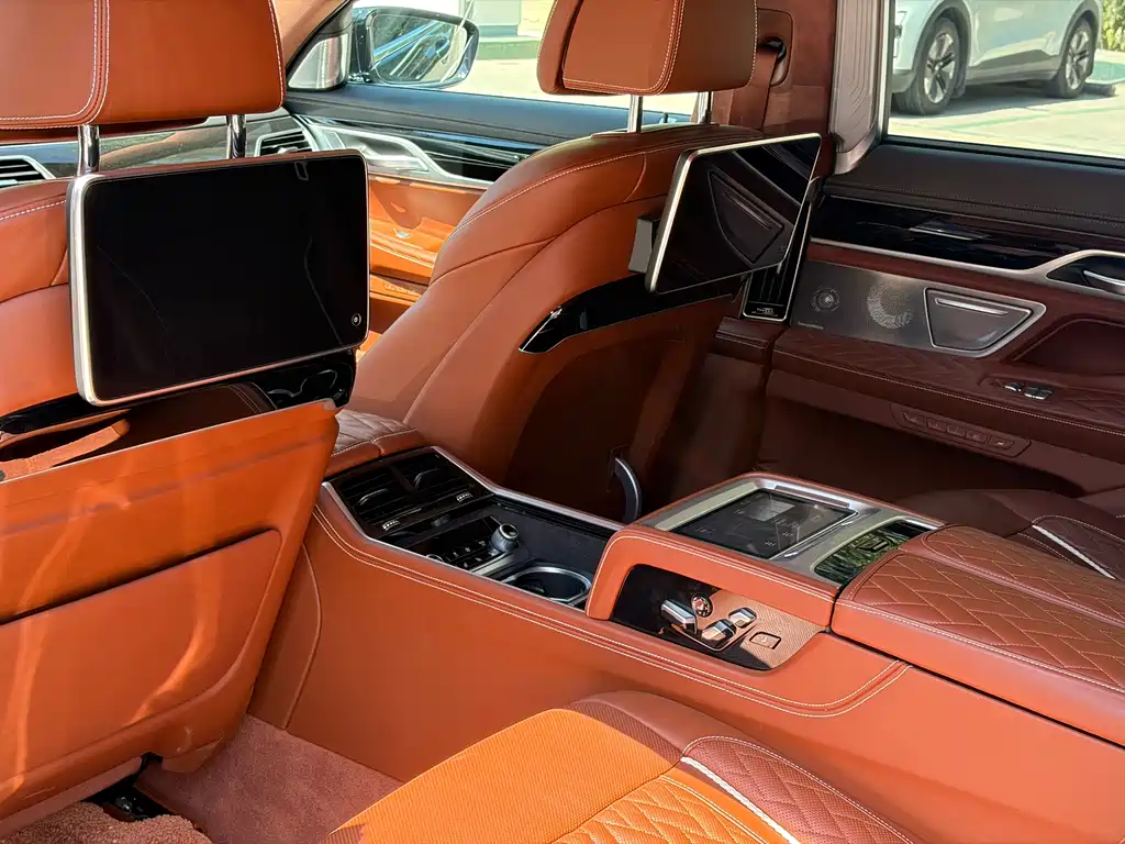 BMW 7 Series 2022 — фото 18