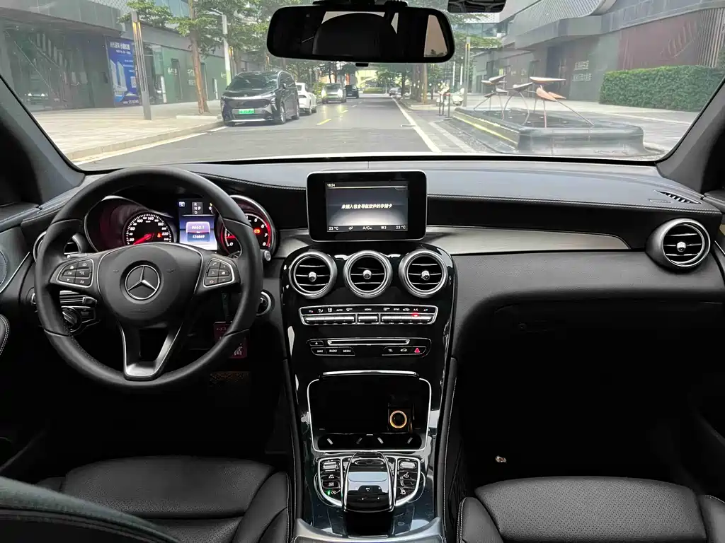 Mercedes-Benz GLC 2017 — фото 10