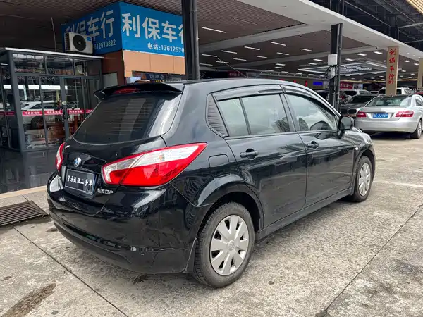 Venucia R50 2014
