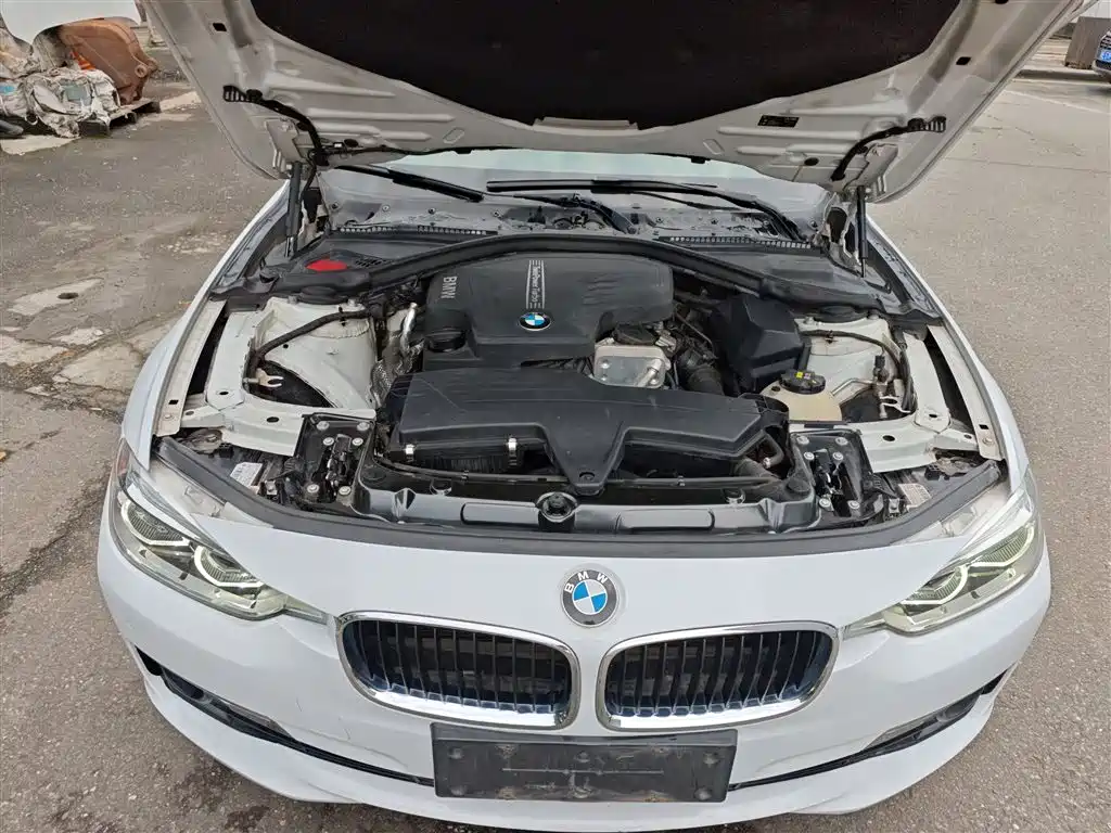 BMW 3 Series 2015 — фото 20