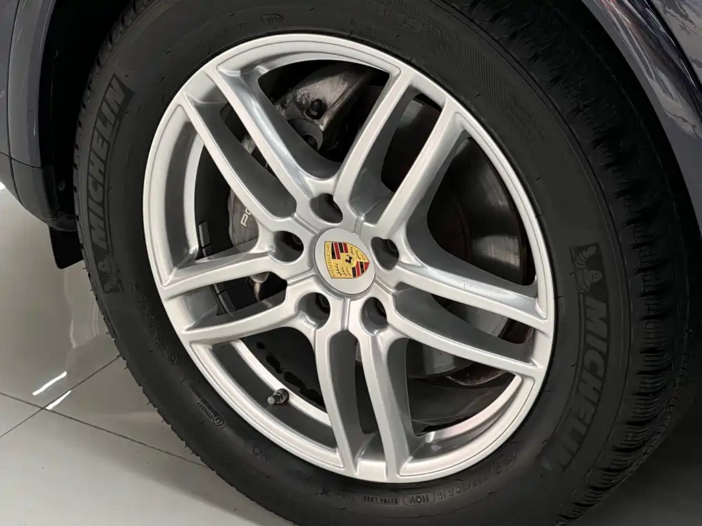 Porsche Cayenne 2018 — фото 44