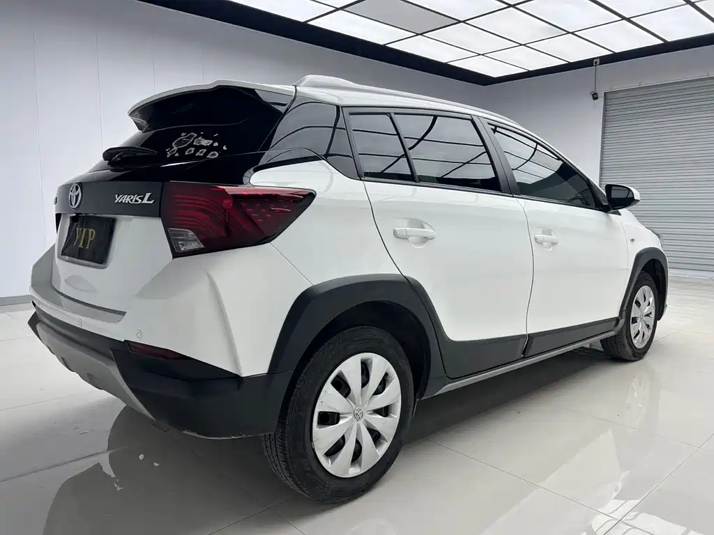 Toyota Yaris L 2021 — фото 6