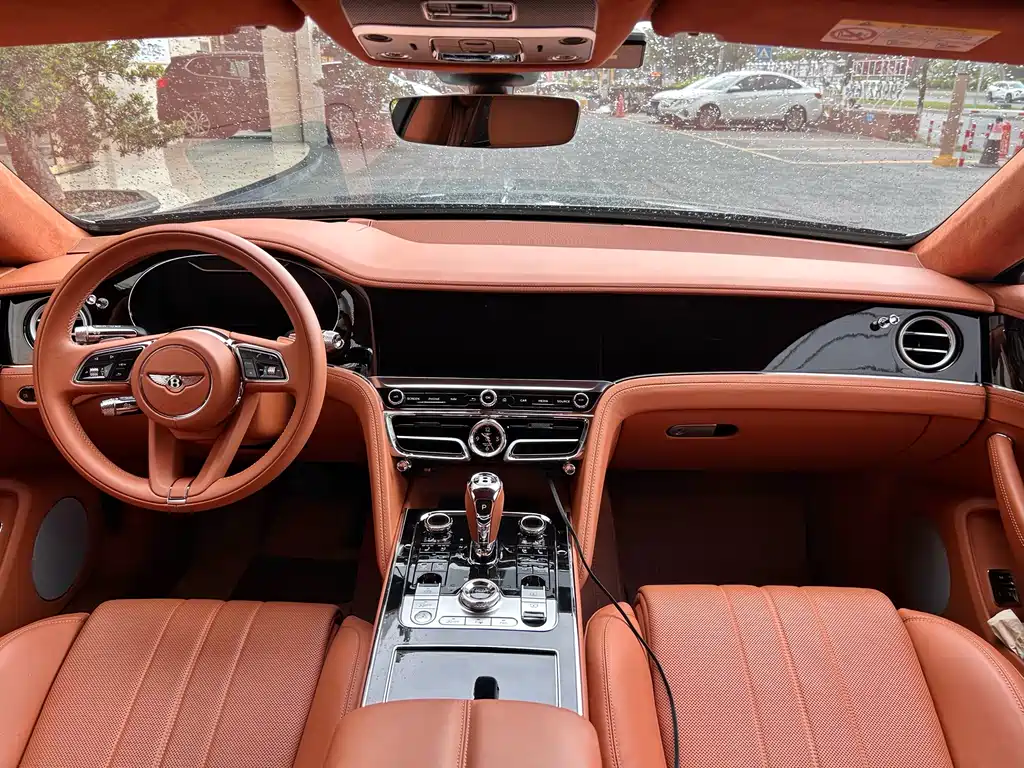 Bentley Flying Spur 2021 — фото 14