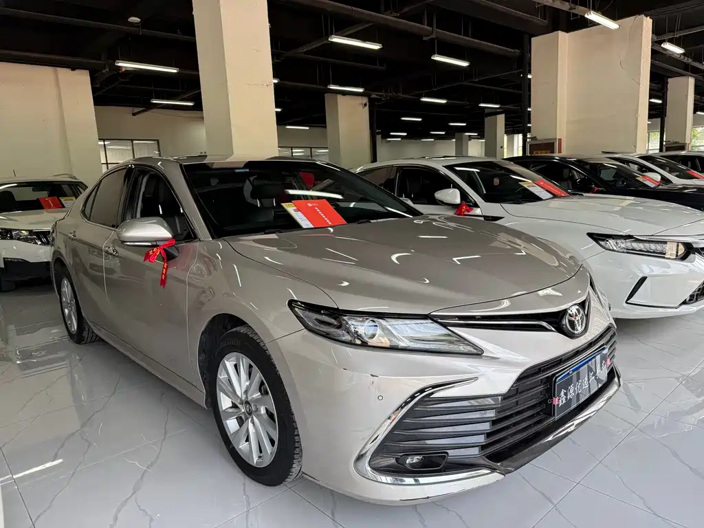 Toyota Camry 2021 — фото 3