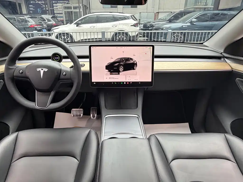 Tesla Model Y 2023 — фото 14