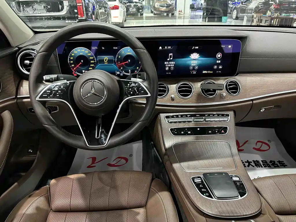 Mercedes-Benz E-Class 2021 — фото 10