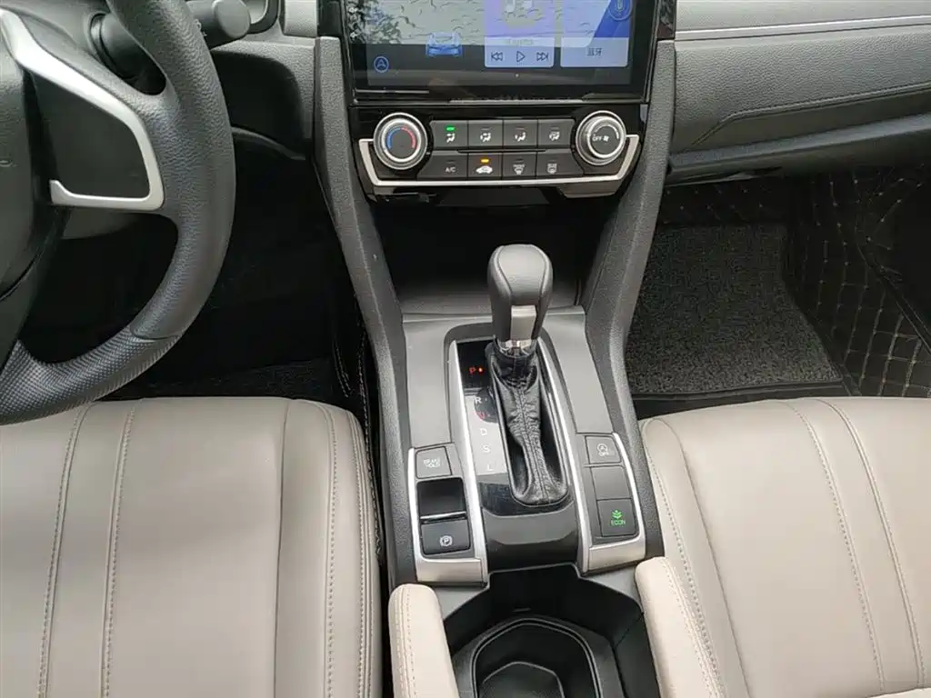 Honda Civic 2018 — фото 14