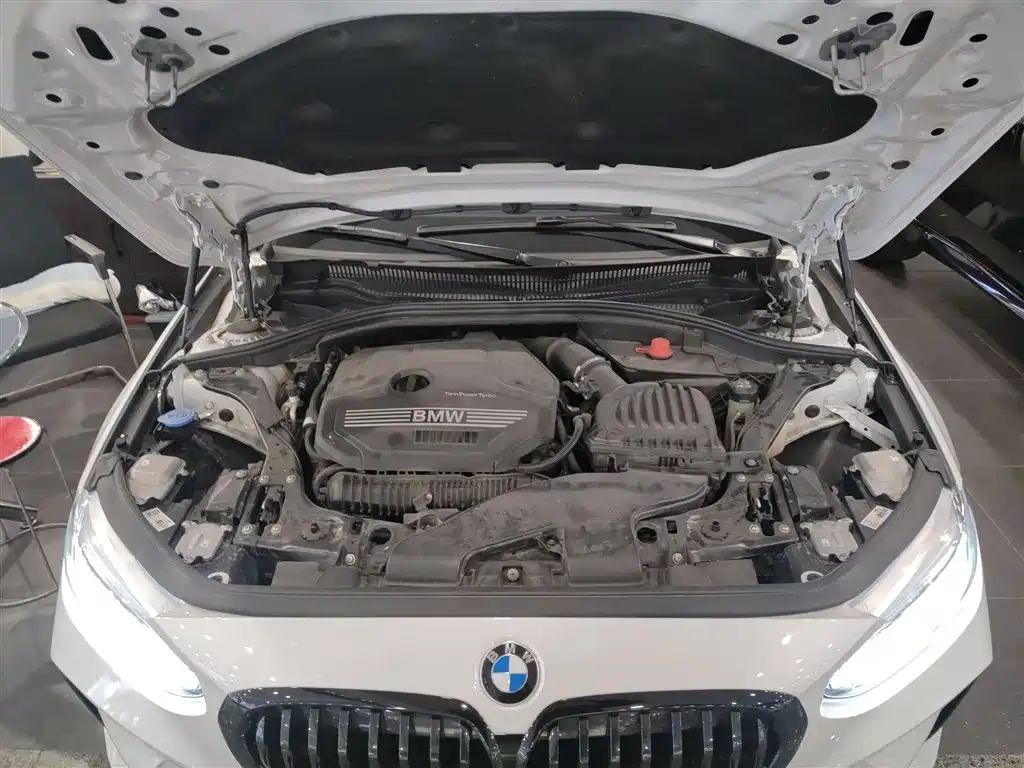 BMW 1 Series 2023 — фото 16