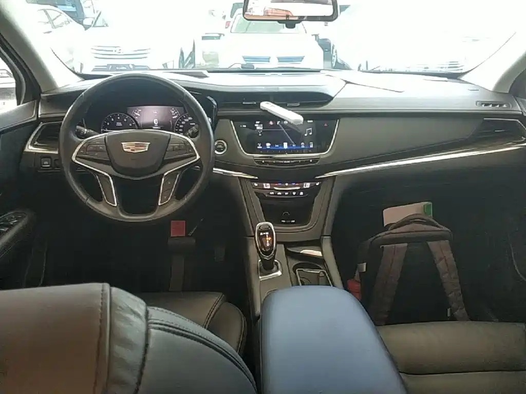 Cadillac XT5 2019 — фото 10