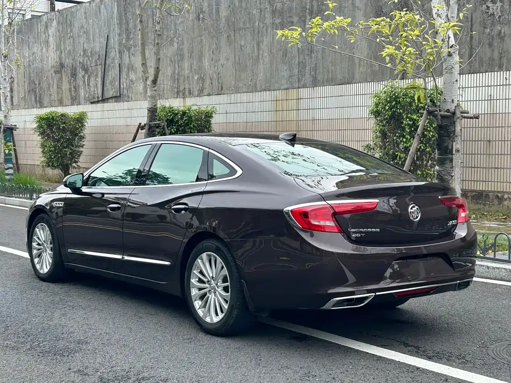 Buick LaCrosse 2017 — фото 7