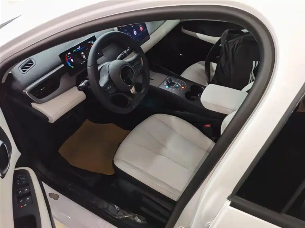 BYD Seal 05 DM-i 2025 — фото 16