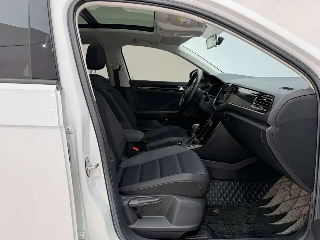 Volkswagen T-Roc 2021 — фото 19