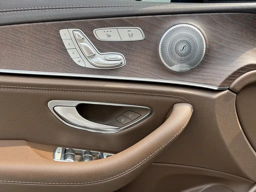 Mercedes-Benz E-Class 2021 — фото 16