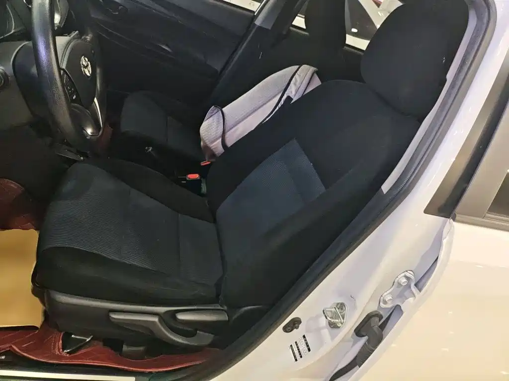 Toyota Yaris L 2023 — фото 15
