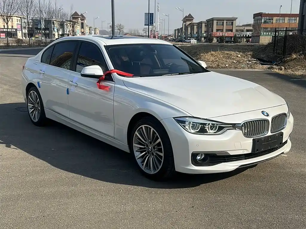BMW 3 Series 2019 — фото 11