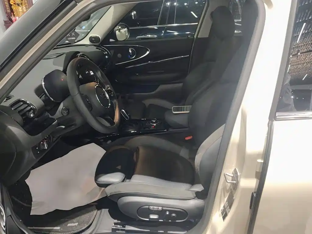 MINI Clubman 2022 — фото 15