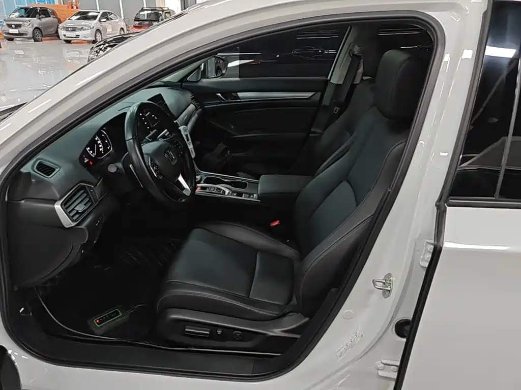 Honda Accord 2022 — фото 16