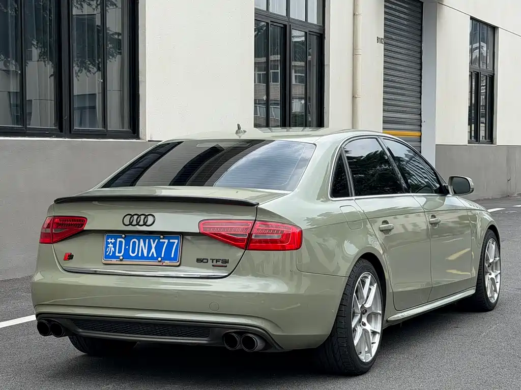 Audi A4L 2014