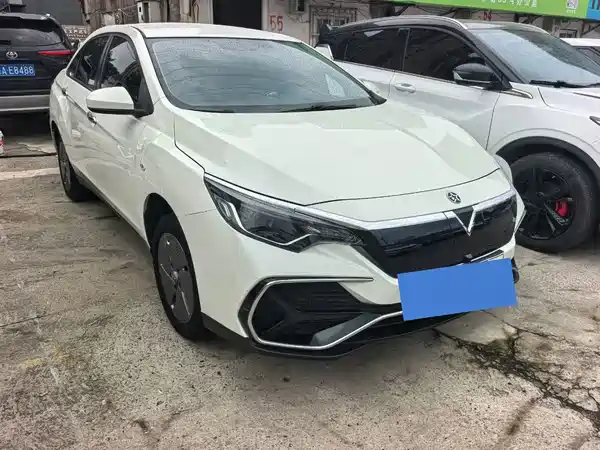 Venucia D60 EV 2023